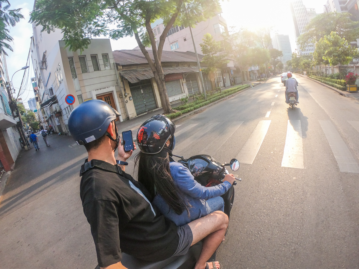 GoPro Hero7を持ってバイクから自撮り撮影・ベトナム